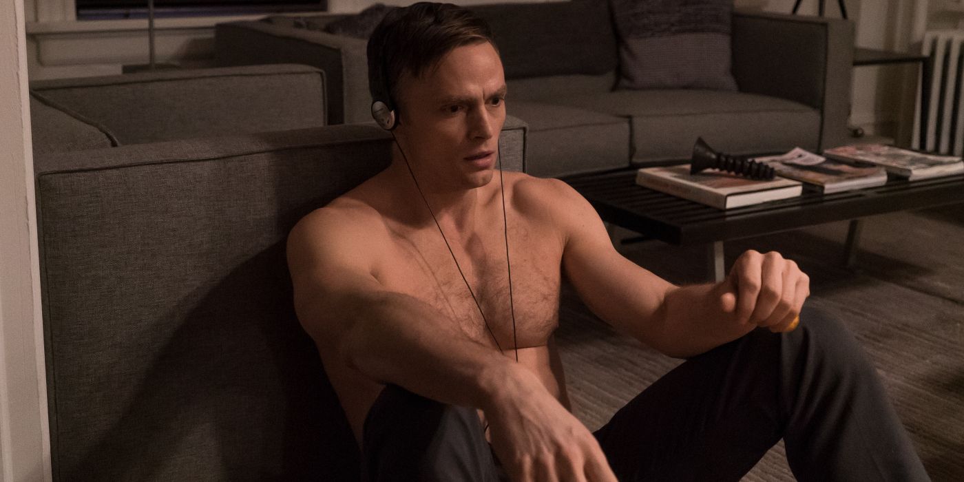 Wilson Bethel as Bullseye shirtless listening to headphones in Daredevil Season 3