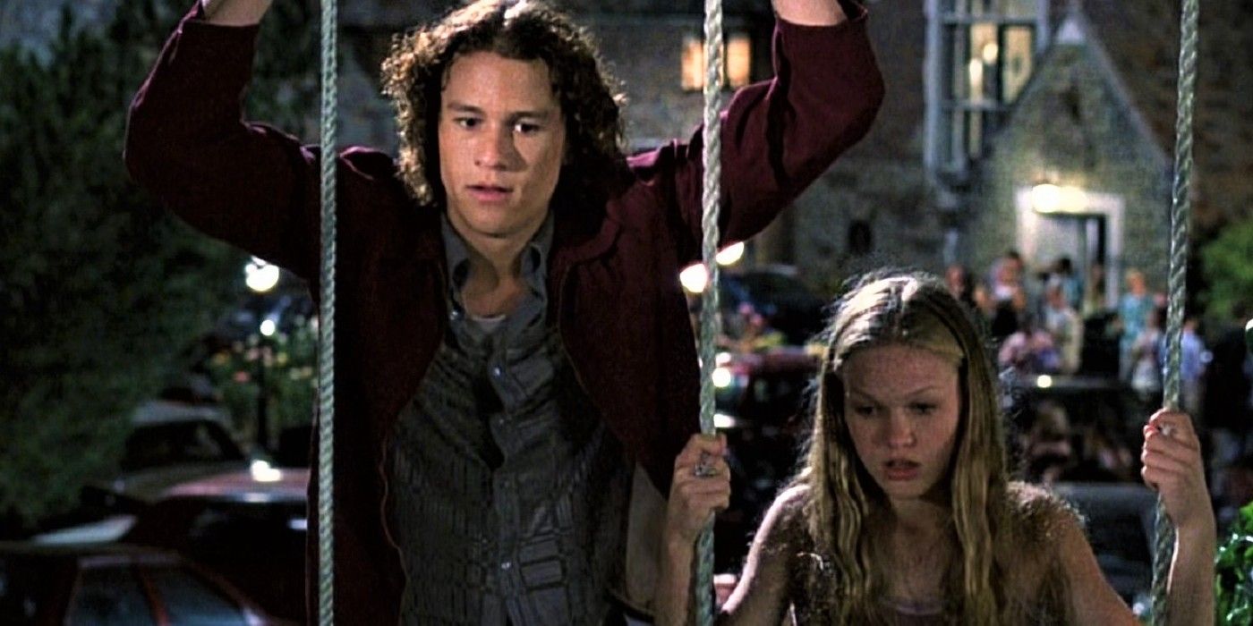 Julia Stiles swinging next to Heath Ledger in 10 Things I Hate About You