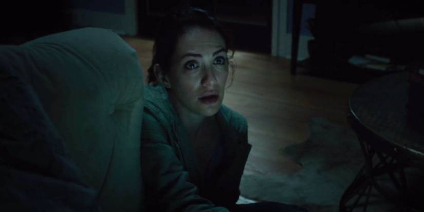Kate Siegel scared in the dark in 'Hush'
