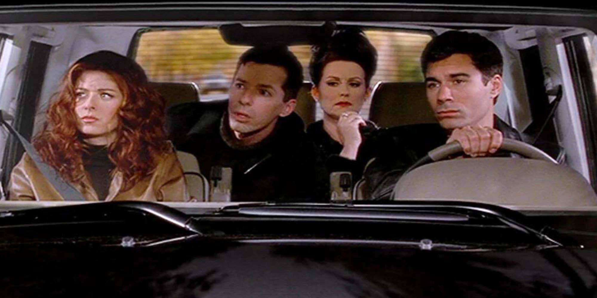 Debra Messing, Sean Hayes, Megan Mullally et Eric McCormack dans une voiture dans Will & Grace