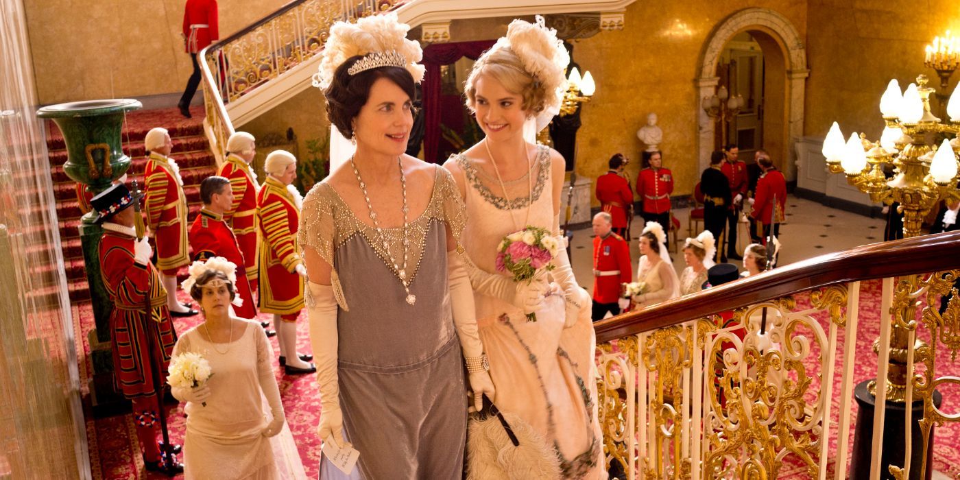 Cora, played by Elizabeth McGovern, with Rose, played by Lily James, in Downton Abbey Season 4, Episode 9.