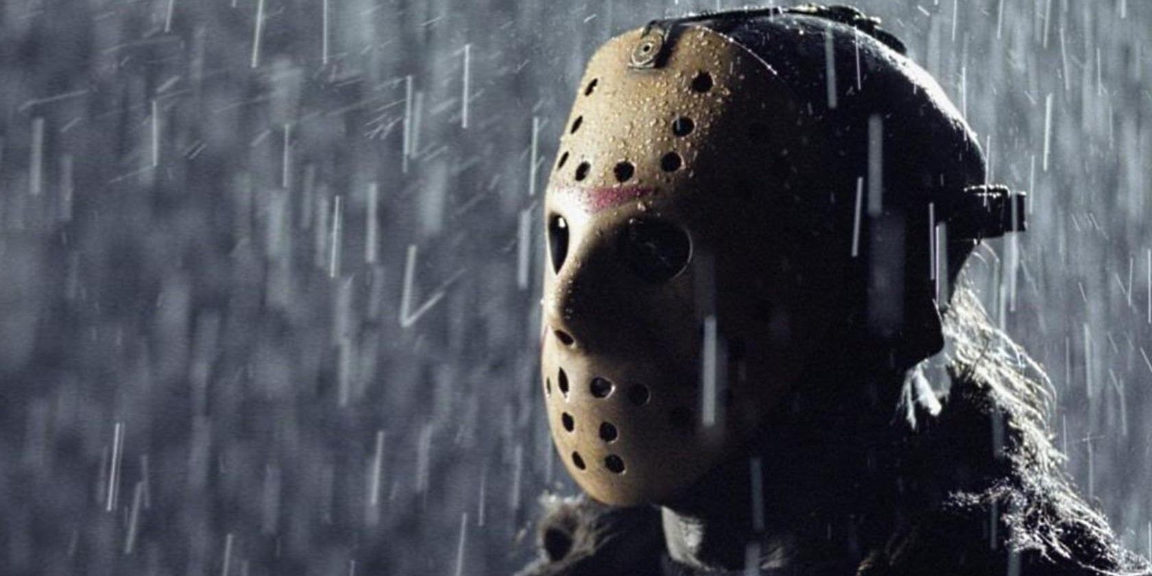 Jason Voorhees in the rain in 'Friday the 13th' (2009)