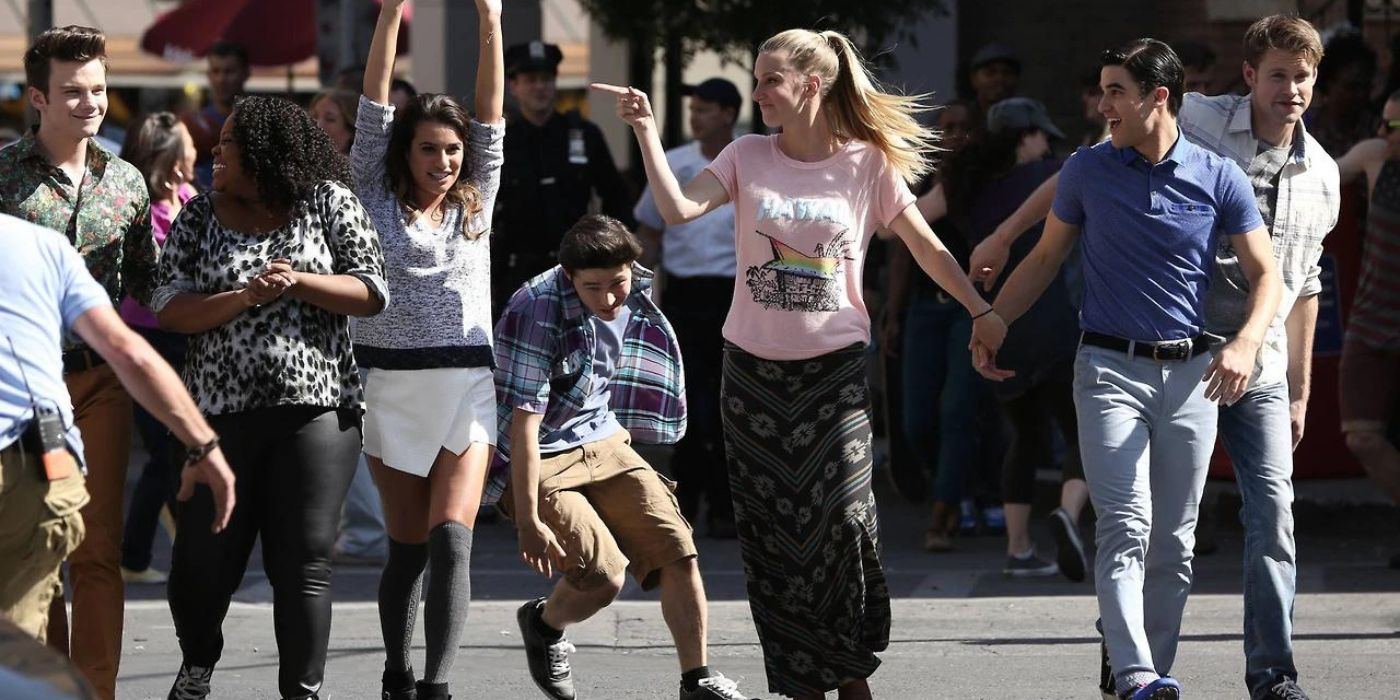 The Glee Cast Singing in the streets of New York