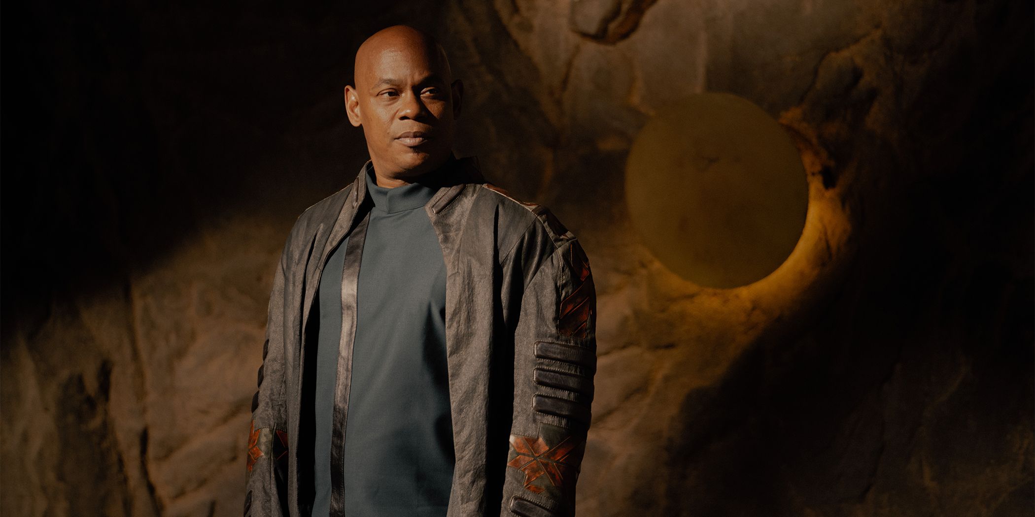 Bokeem Woodbine as Soren-066 standing in a cave in Halo Season 2