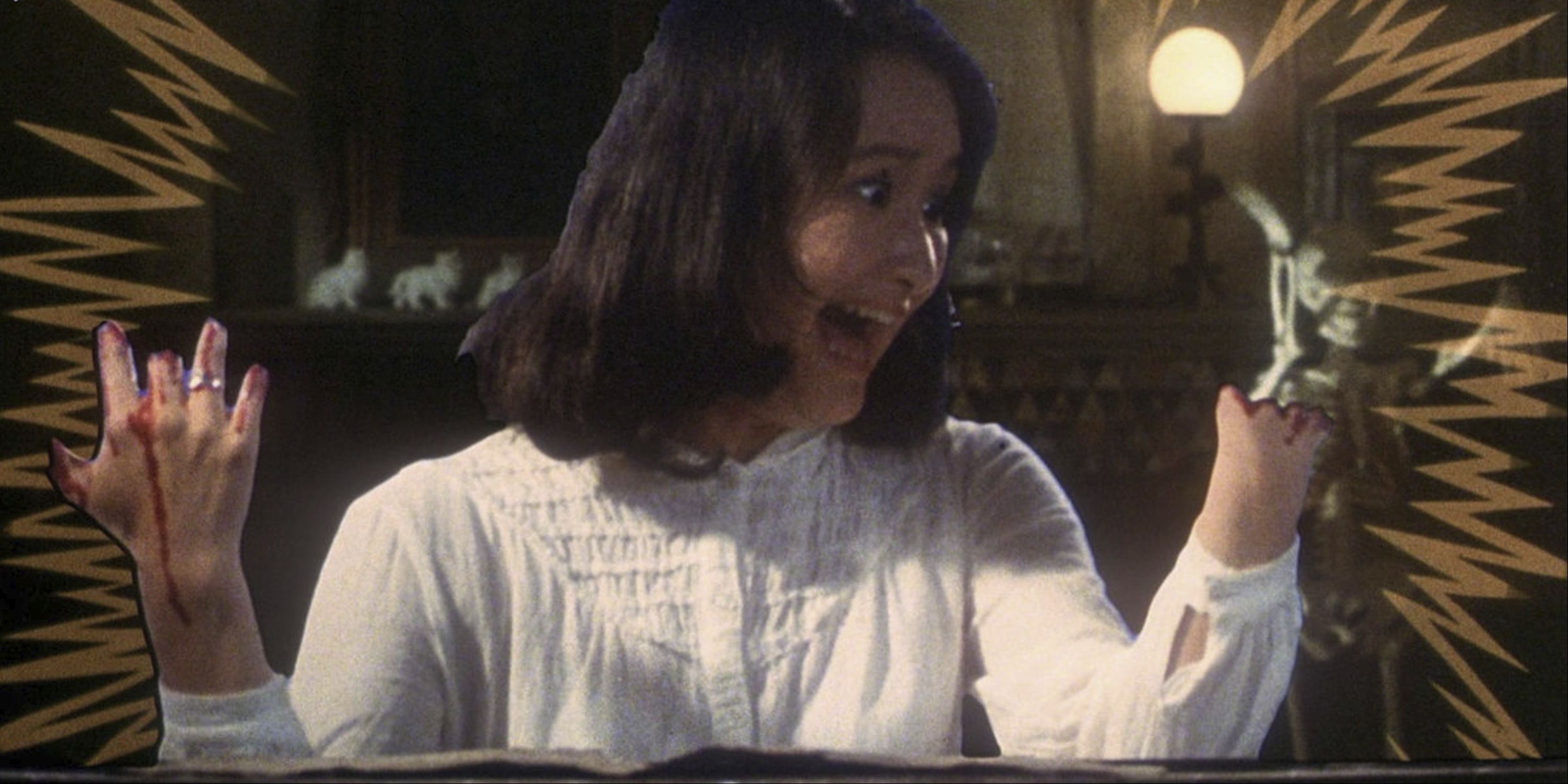 Miki Jinbo as Kung Fu surprised her fingers were cut off in House (1977)
