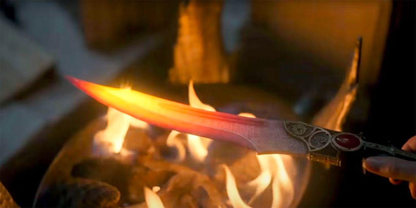 Viserys holding the Catspaw dagger to reveal the prophecy to Rhaenyra in House of the Dragon Episode 1