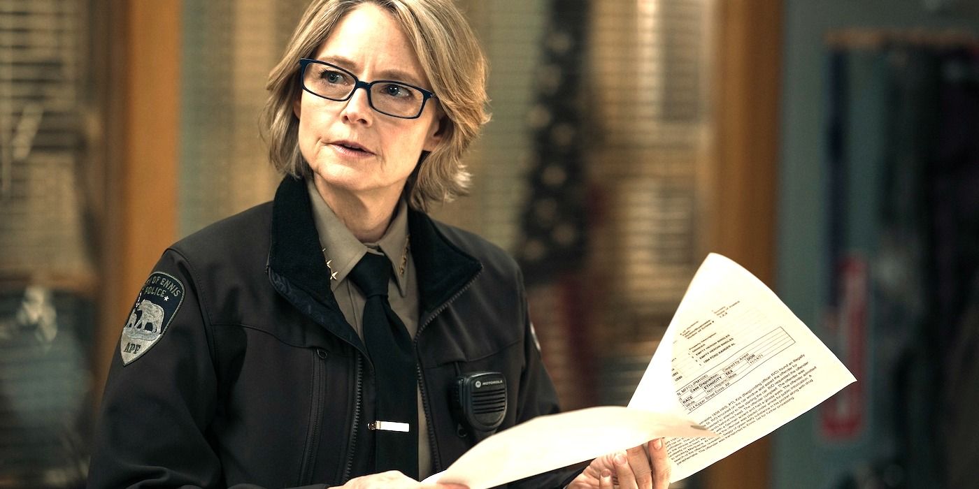 Jodie Foster as Liz Danvers holding a case file in True Detective: Night Country. 