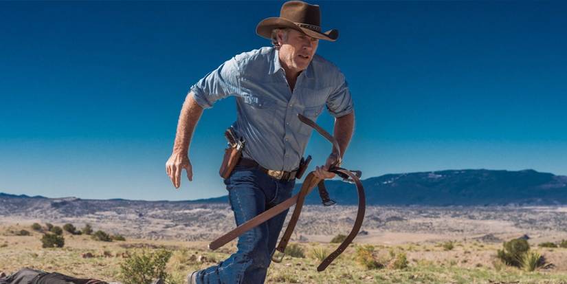 Walt Longmire (Robert Taylor) runs on 'Longmire'