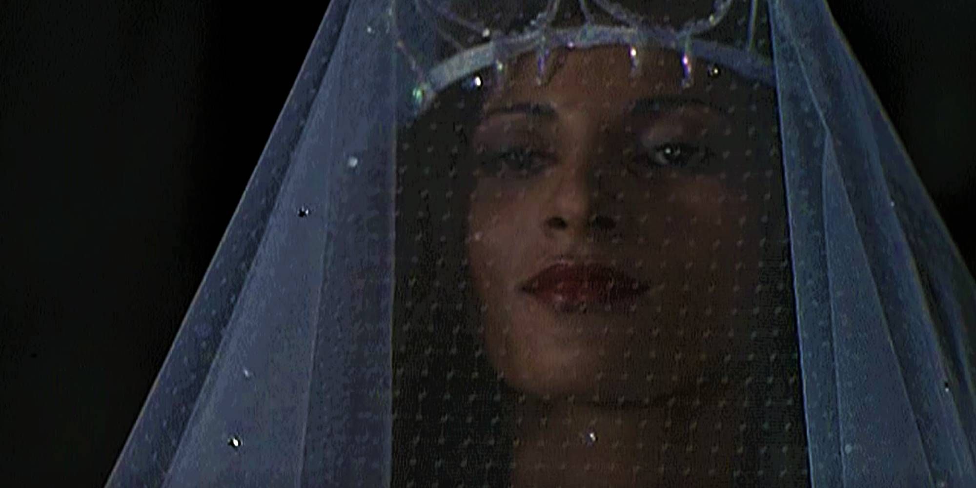 Close-up shot of Pam Grier as the Dust Witch in Something Wicked This Way Comes.