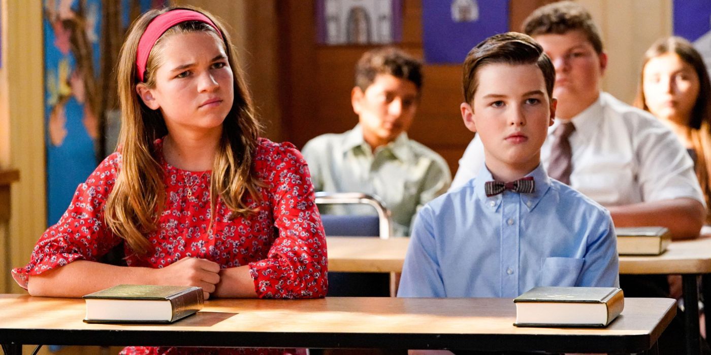 Missy and Sheldon sitting together in class in Young Sheldon