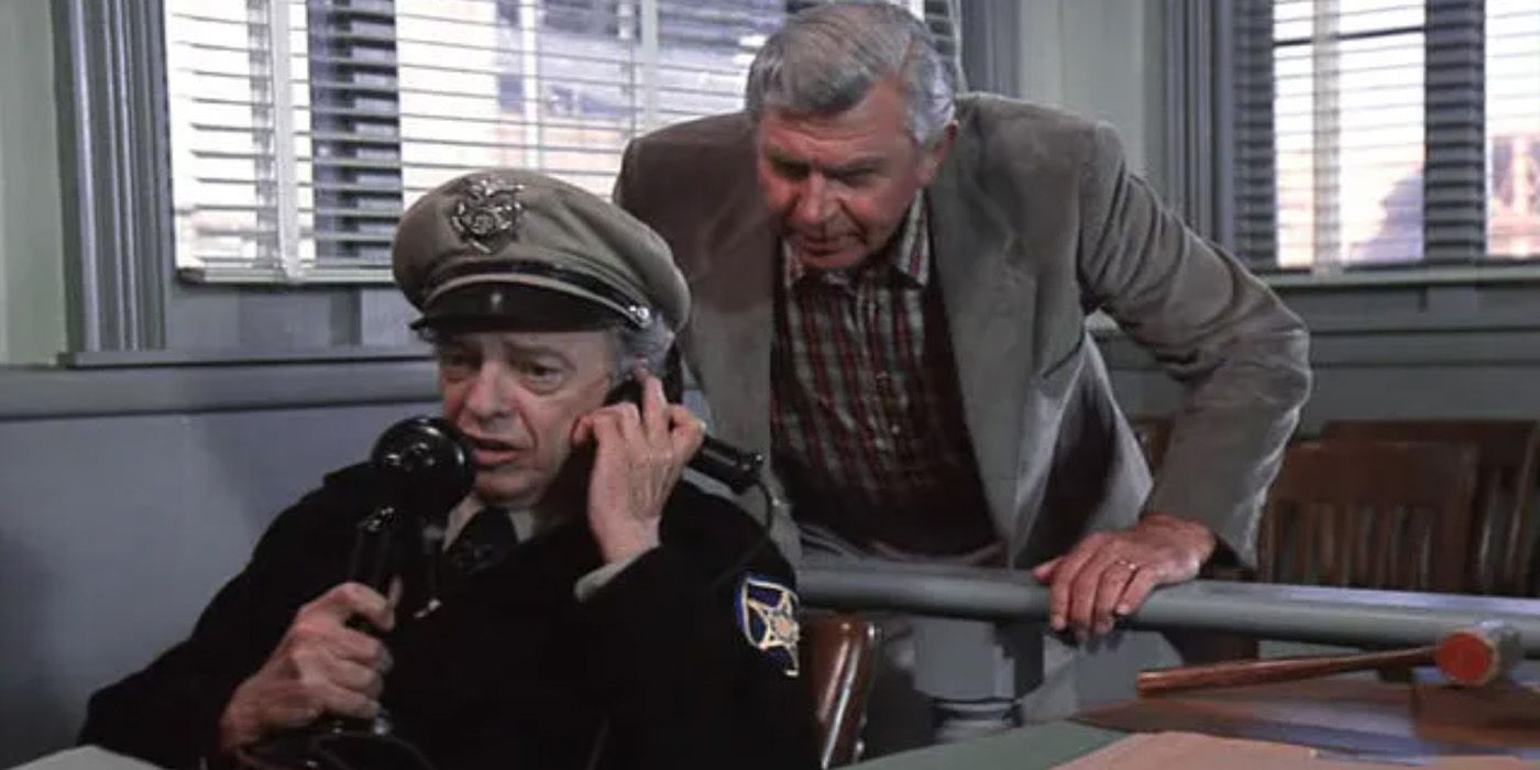 Barney Fife (Don Knotts) and Andy Taylor (Andy Griffith) reunite on 'Return to Mayberry'