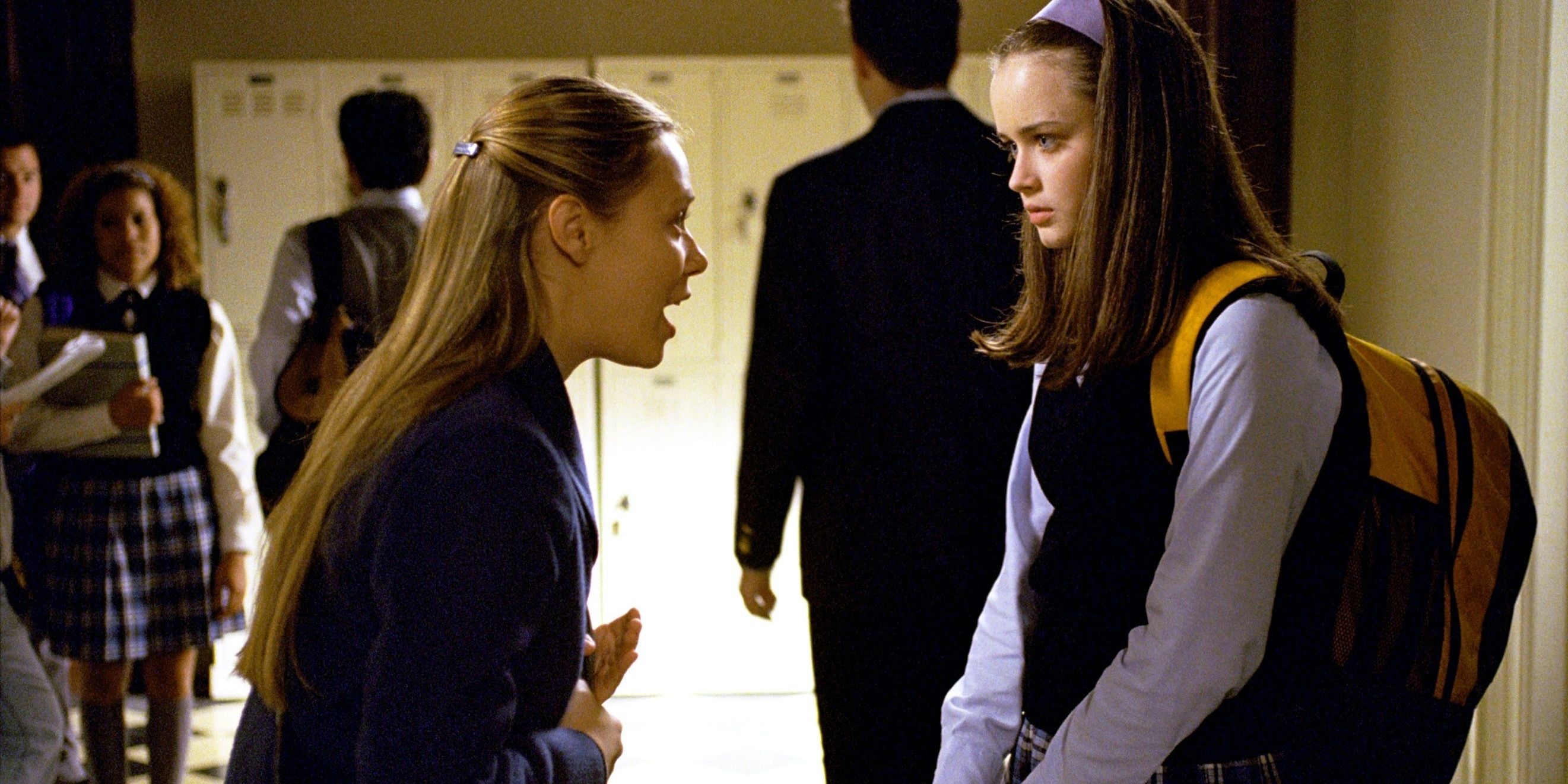 Alexis Bledel and Liza Weil as Rory and Paris in Gilmore Girls