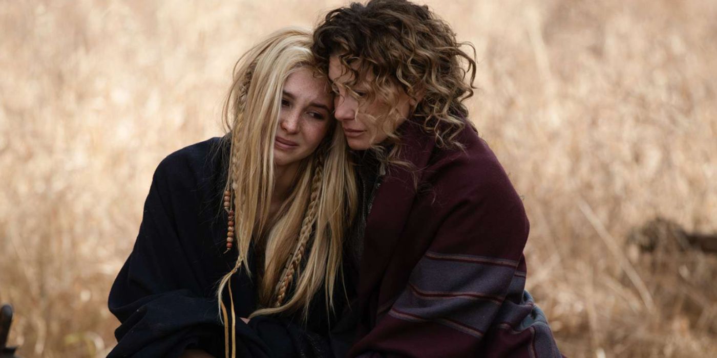 Isabel May and Faith Hill as Elsa and Margaret Dutton crying in field in 1883