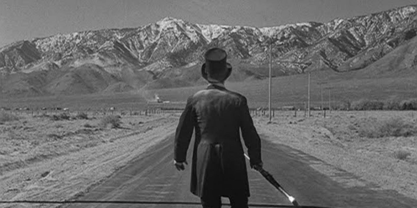 Chris Horn (Cliff Robertson) stares at the mountains in &lsquo;The Twilight Zone&rsquo; &ldquo;A Hundred Yards Over the Rim&rdquo;