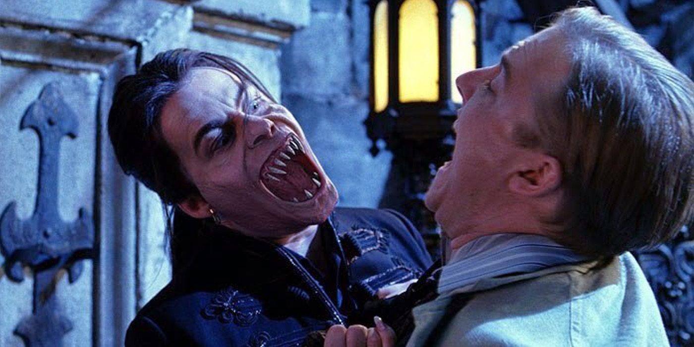 Count Dracula (Richard Roxburgh) kills Dr. Victor Frankenstein (Samuel West) in 'Van Helsing'