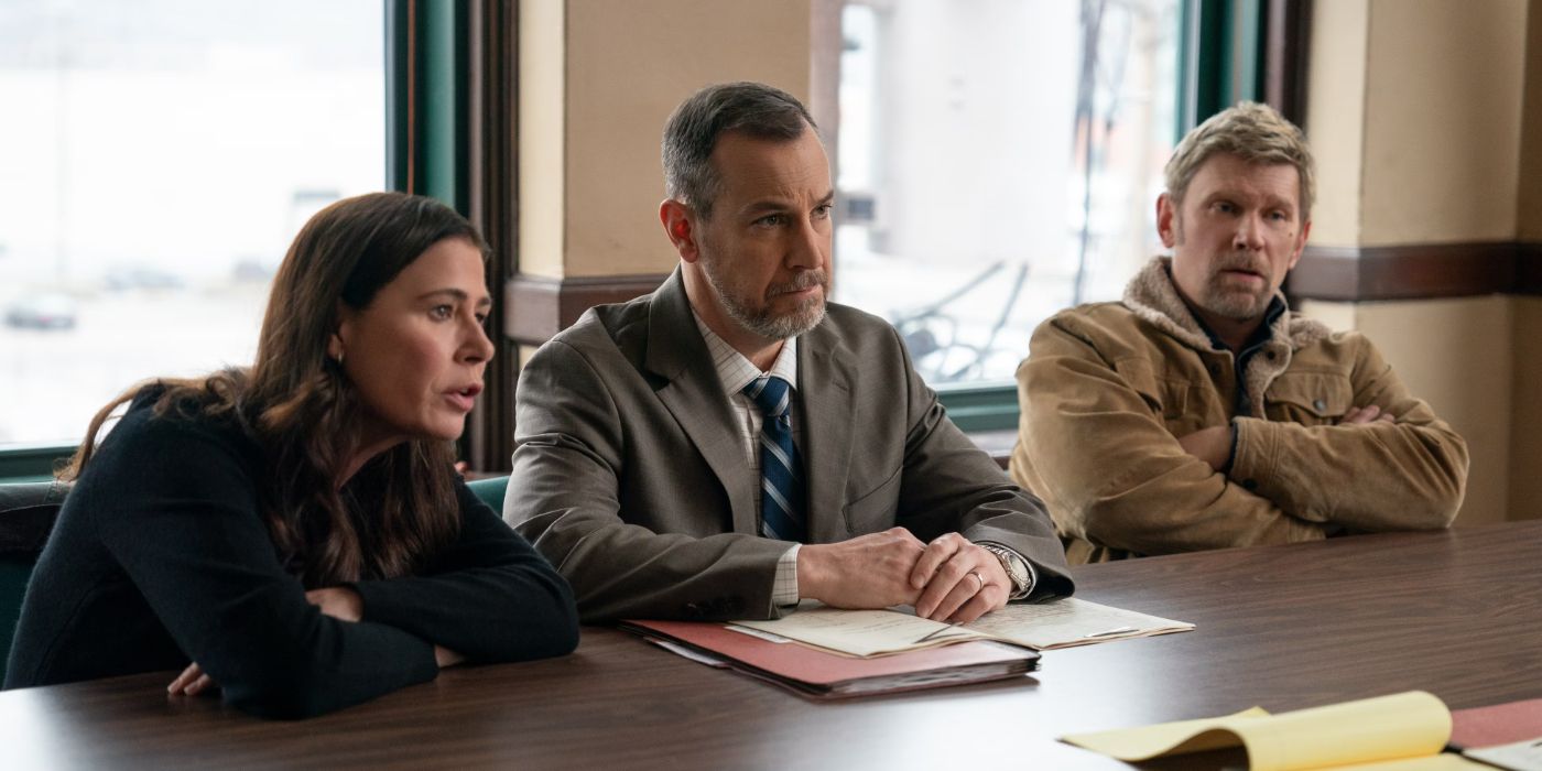 american-rust-season-2-maura-tierney-mark-pelligrino-jon-osbeck