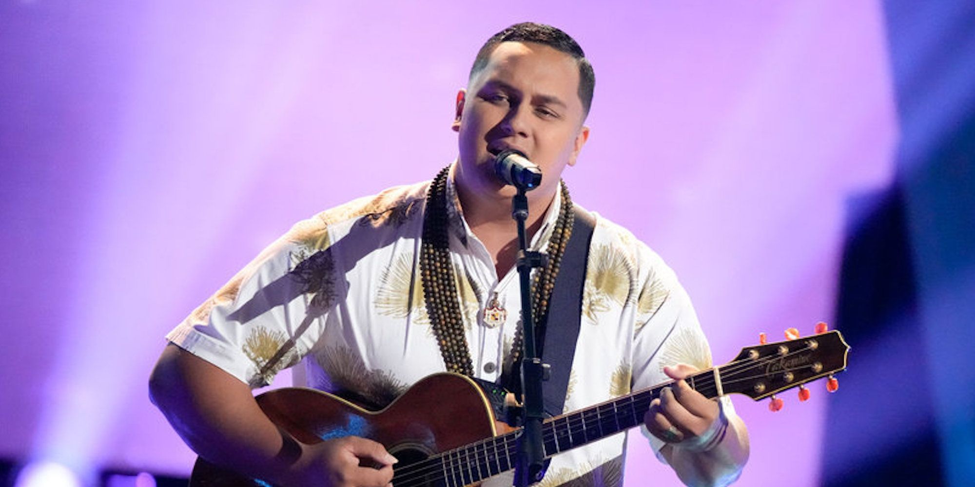 Vocalist Kamalei Kawa'a auditions accompanied by an acoustic guitar on 'The Voice'
