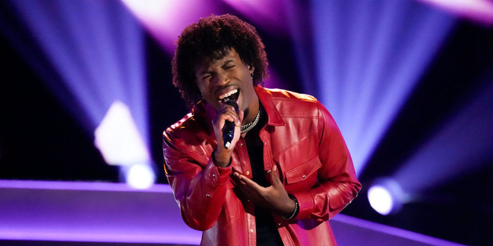 Vocalist Rletto auditions passionately on 'The Voice'