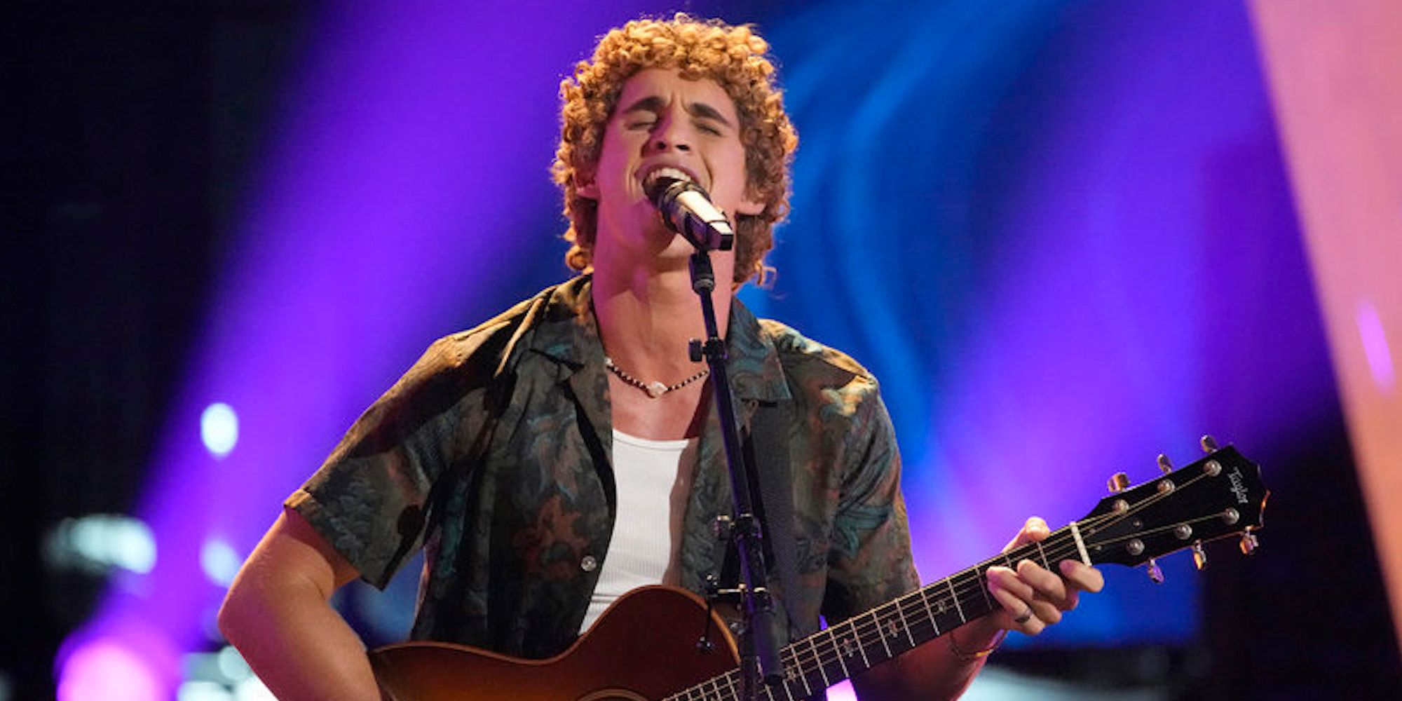 Gabriel Goes auditions for 'The Voice' accompanied by an acoustic guitar