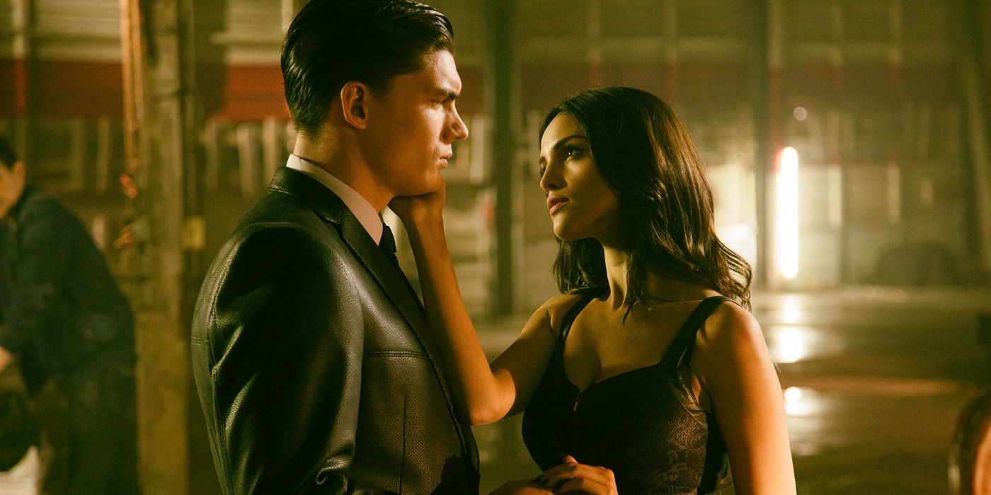 Kisa (Eiza González) touching Ritchie Gecko&rsquo;s (Zane Holtz) right cheek in From Dusk till Dawn: The Series