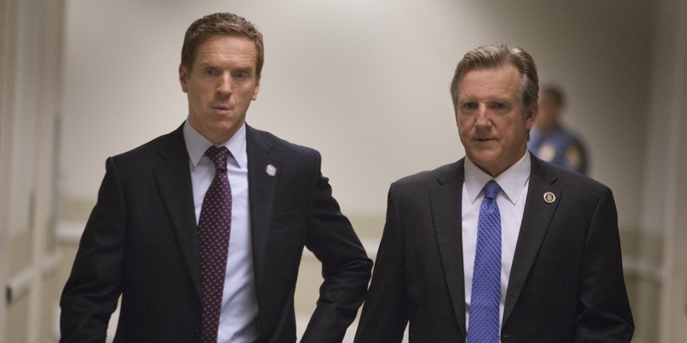 Damien Lewis as Brody and Jamey Sheridan as Vice President Walden walking down a hallway in Homeland