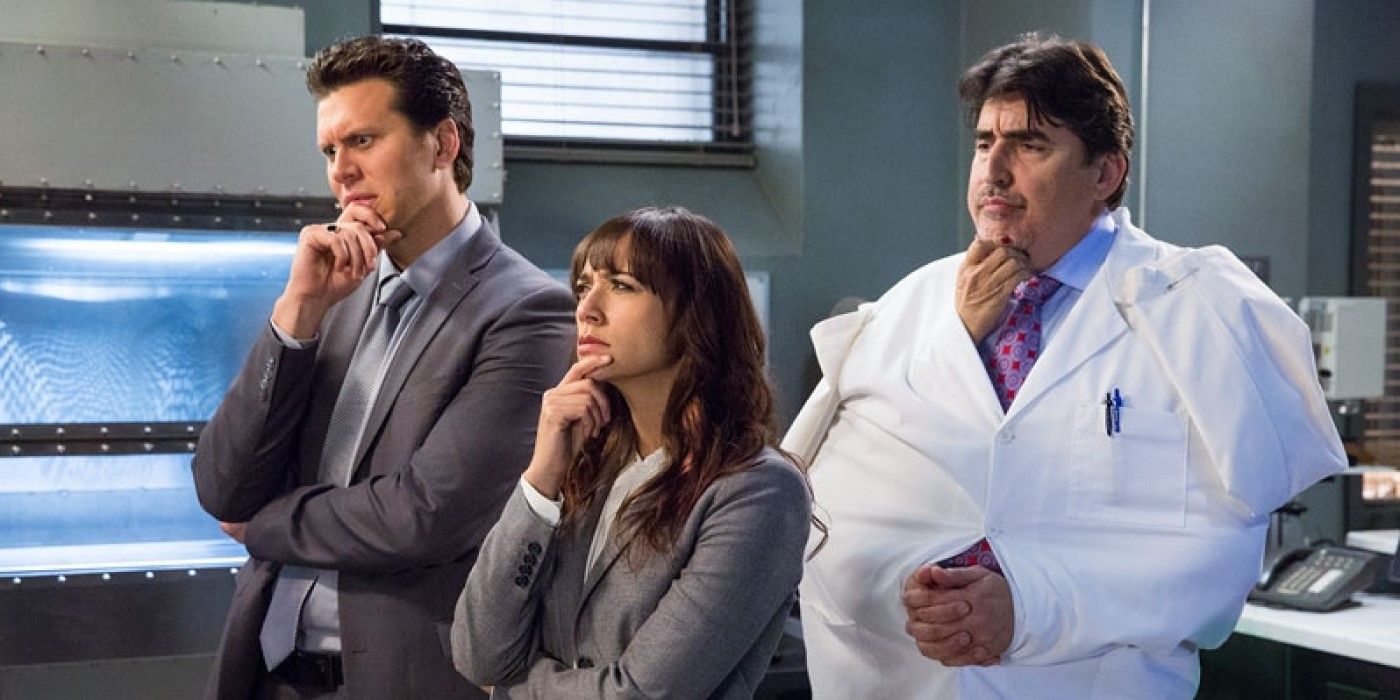 Jay Geils (Hayes MacArthur), Angie Tribeca (Rashida Jones) and Dr. Edelweiss (Alfred Molina) in 'Angie Tribeca'