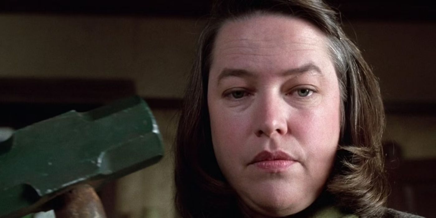 Close up of Annie Wilkes (Kathy Bates) holding a sledgehammer in Misery