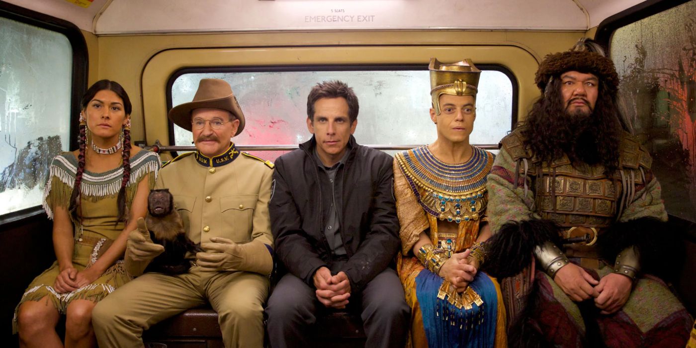 Larry Daley (Ben Stiller), Teddy Roosevelt (Robin Williams) and Ankmenrah (Rami Malek) sitting in a car Night at the Museum 