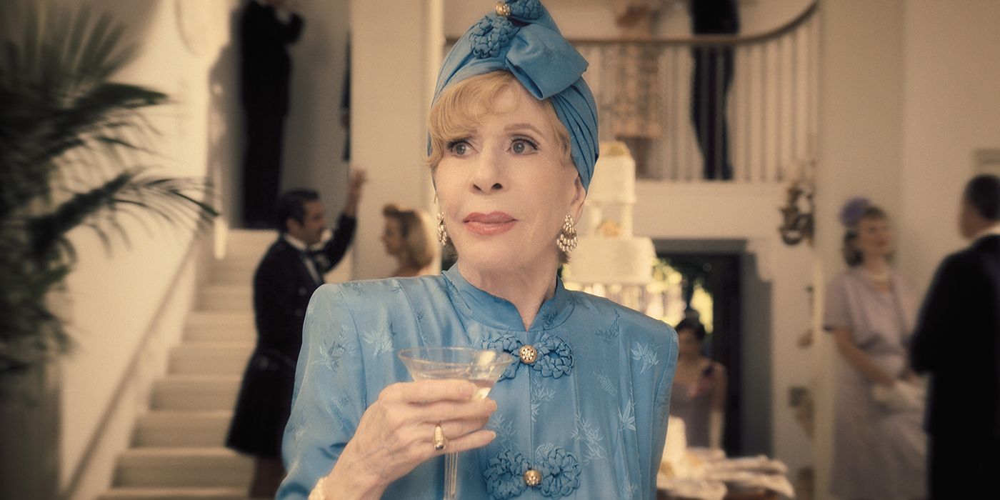 Carol Burnett como Norma Delacorte sosteniendo un cóctel en 'Palm Royal' de Apple TV+