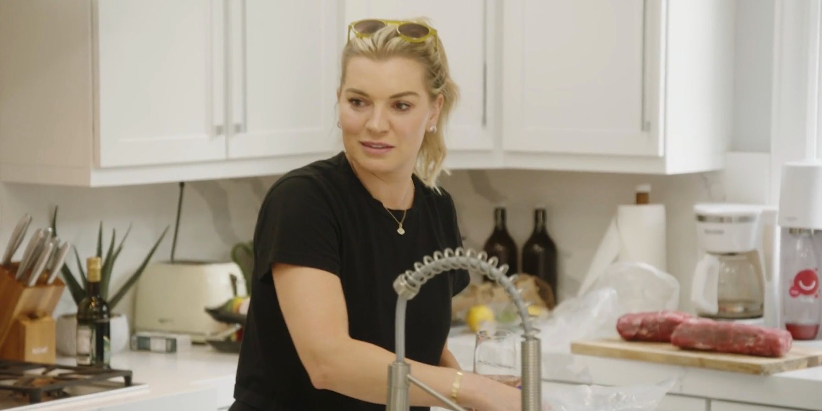 Lindsay Hubbard looks out of place in the kitchen of 'Summer House'