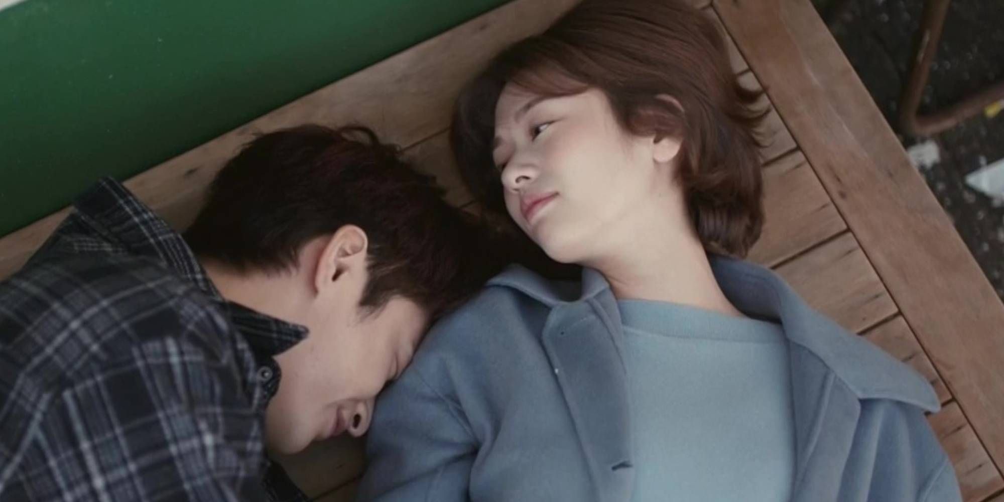 Seo In-guk and Jung So-min in The Smile Has Left Your Eyes lying on the floor
