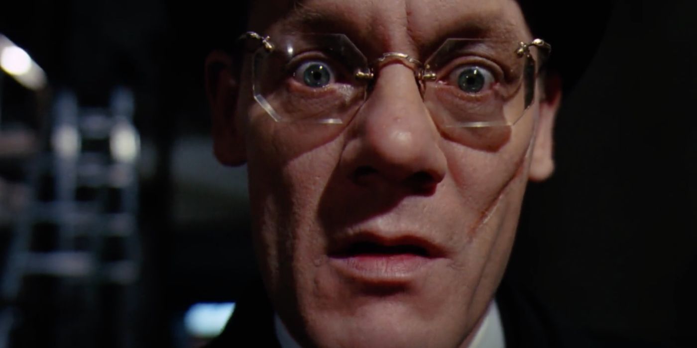 A creepy scene with a close-up of Slugworth (Günter Meisner) in Willy Wonka.