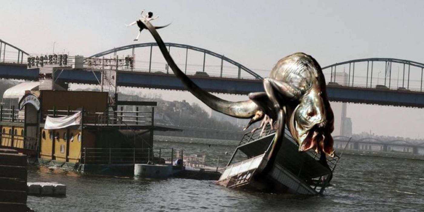 the monster attacks a boat in The Host