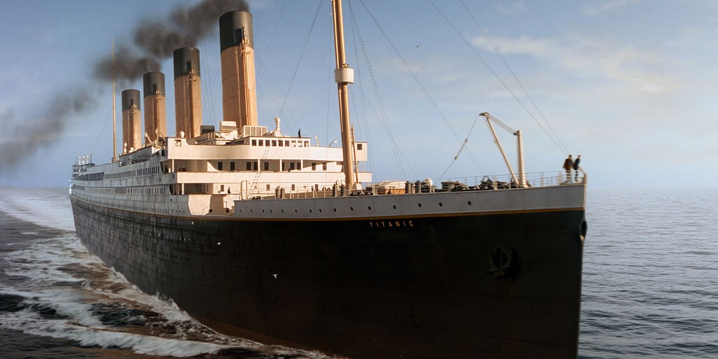 The Titanic sails the sea in James Cameron&rsquo;s Titanic