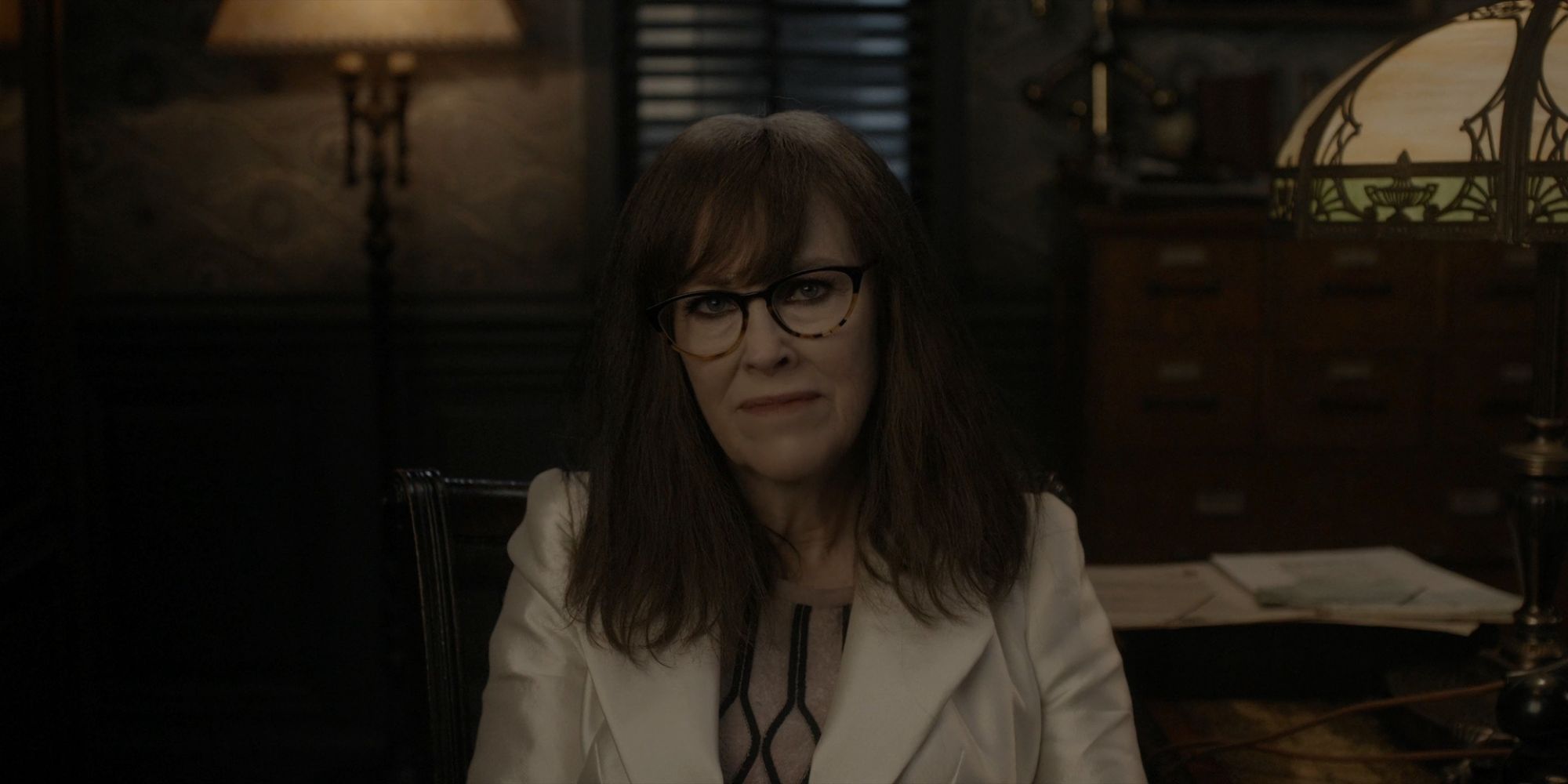 Catherine O'Hara a Dr. Orwell in A Series of Unfortunate Events