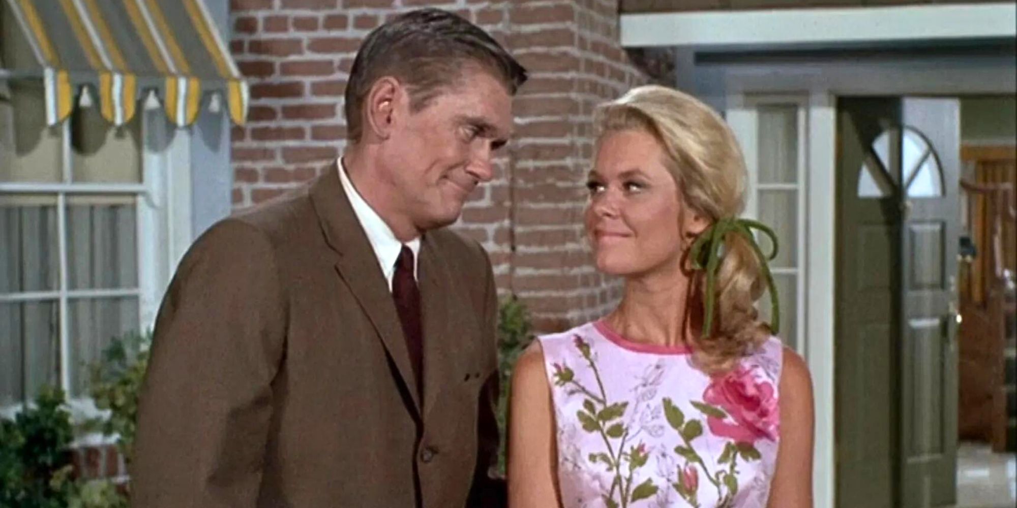 Dick York as Darren and Elizabeth Montgomery as Samantha looking at each other in Bewitched