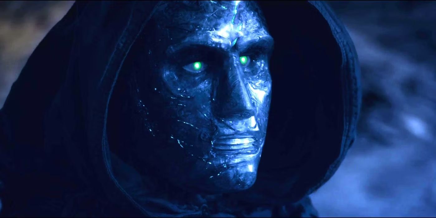 Doctor Doom mira hacia arriba en Los Cuatro Fantásticos (2015)