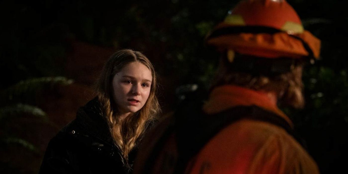 Genevieve (Alix West Lefler) meets Bode (Max Thieriot) at a nighttime fire in 'Fire Country'