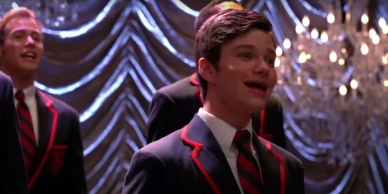 Chris Colfer as Kurt sings Hey, Soul Sister in Glee