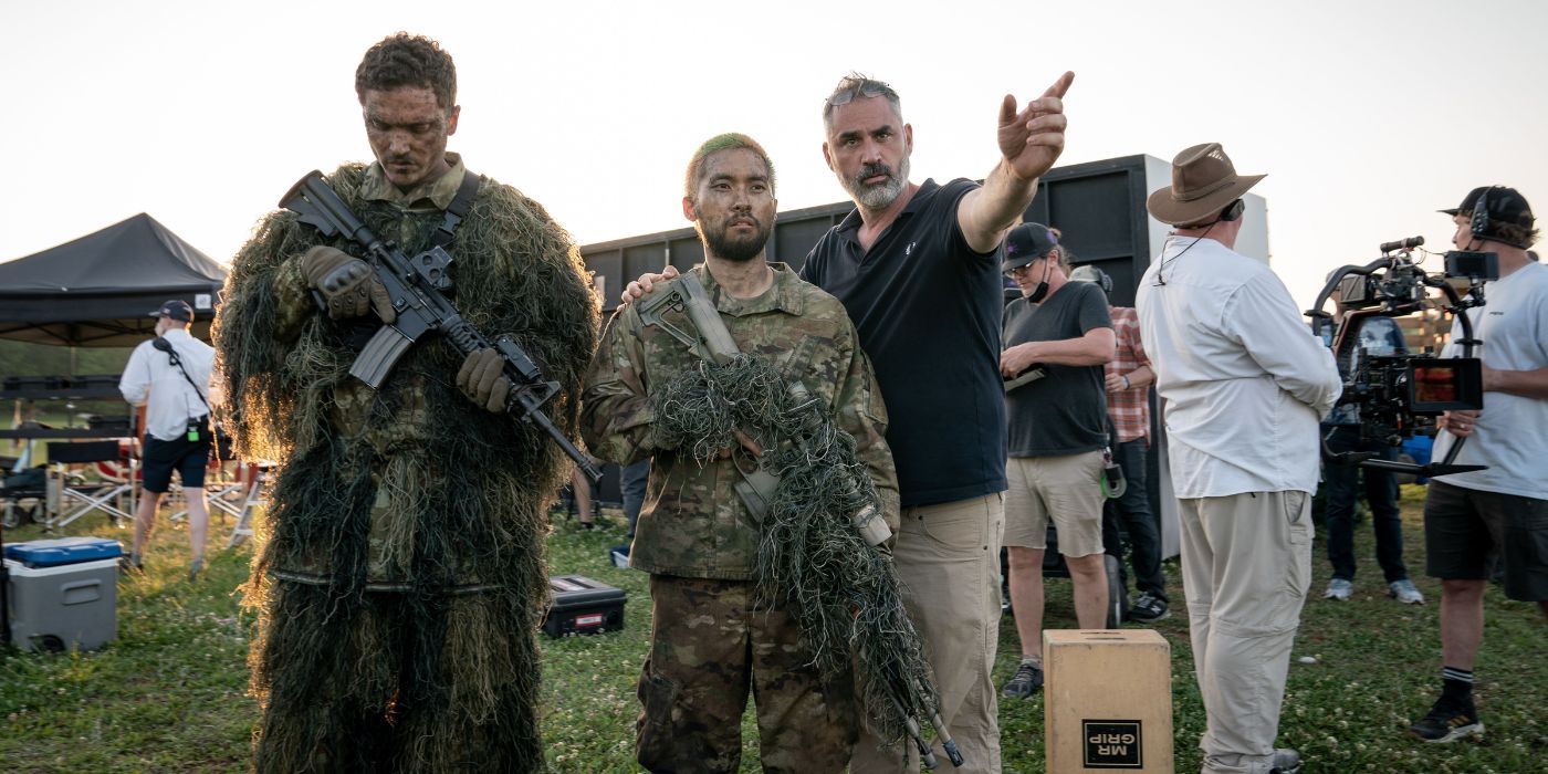 Alex Garland directing two actors playing soldiers on the set of Civil War.