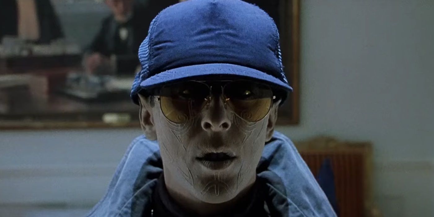 Nightcrawler (Alan Cumming) in a baseball cap and sunglasses at the White House in X2: X-Men United