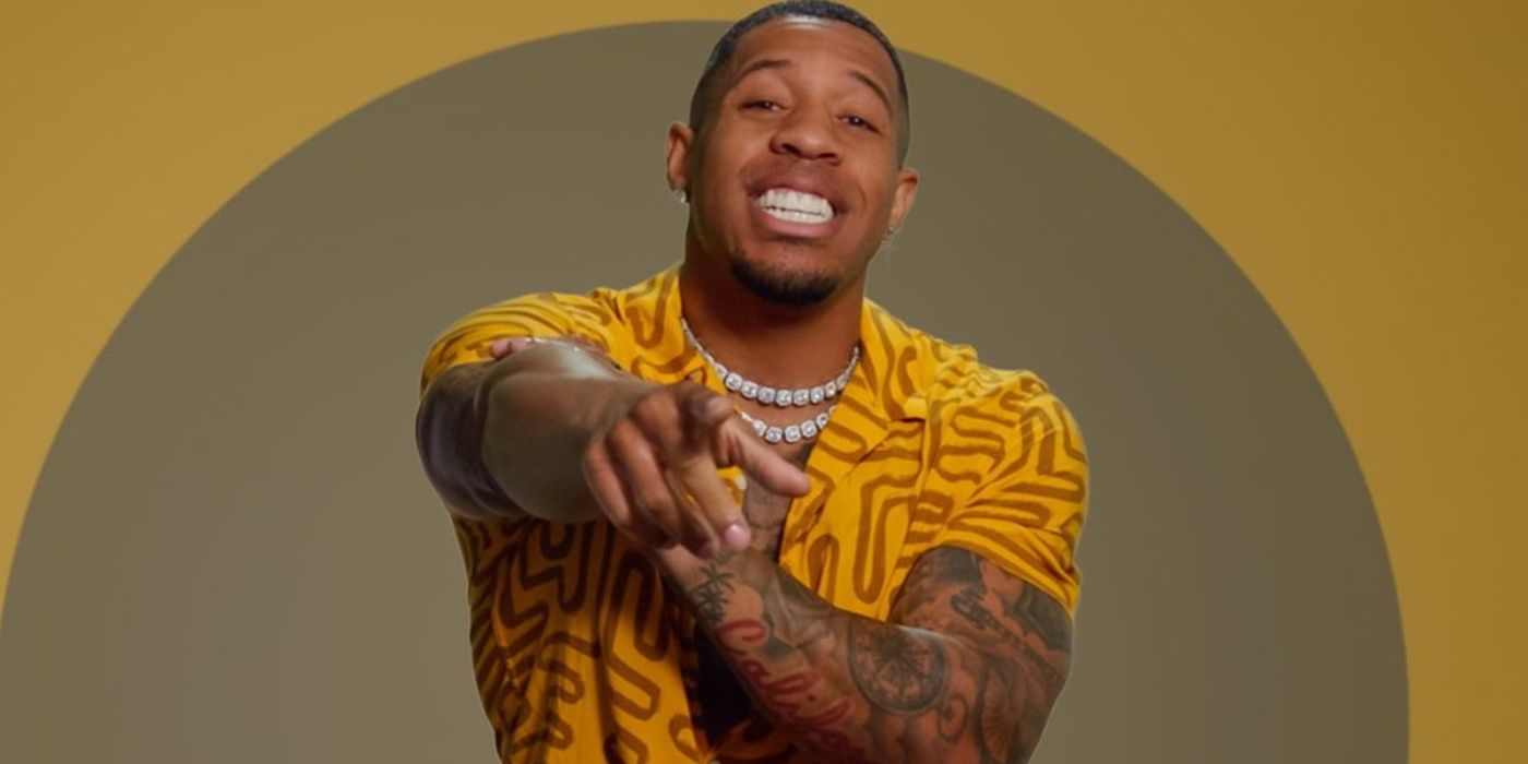 Kyle Fuller's promo photo on 'The Circle' Season 6 where he points directly at the camera