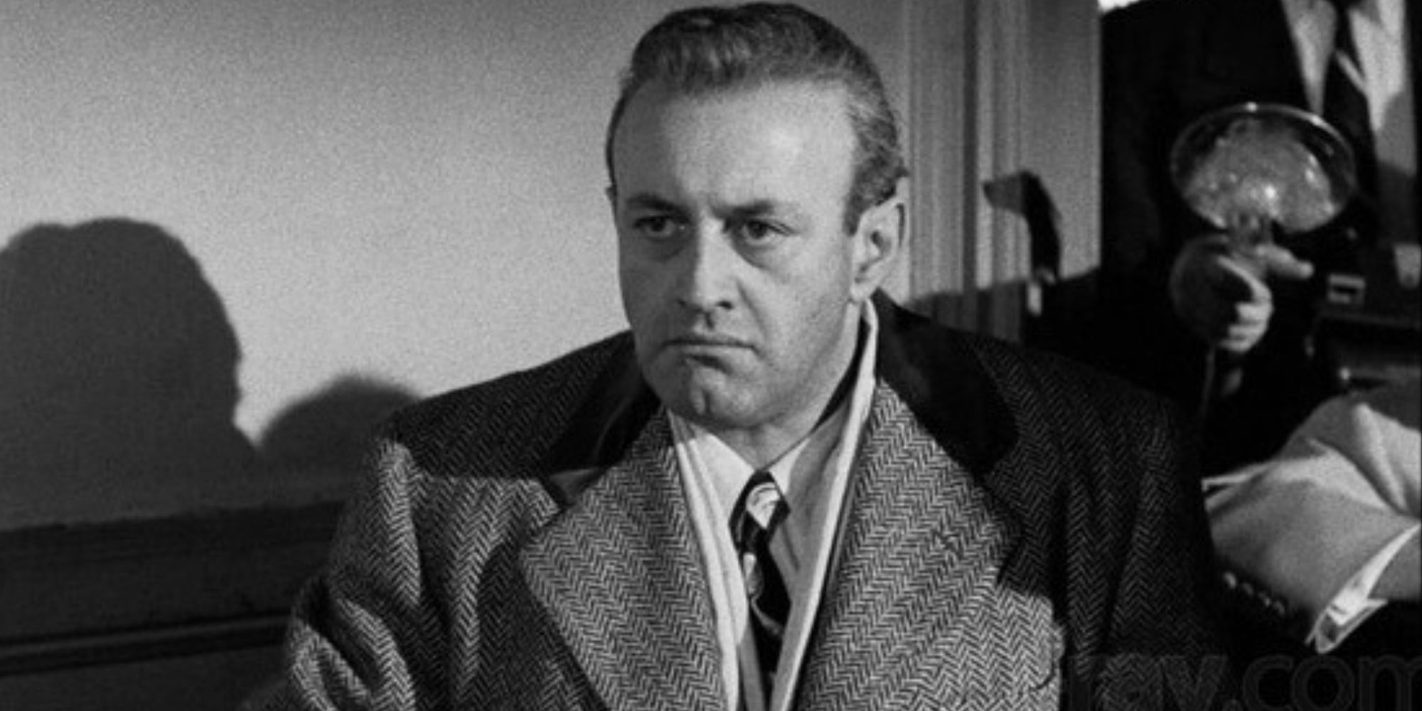 Lee J. Cobb como Johnny Friendly en On the Waterfront (1954)