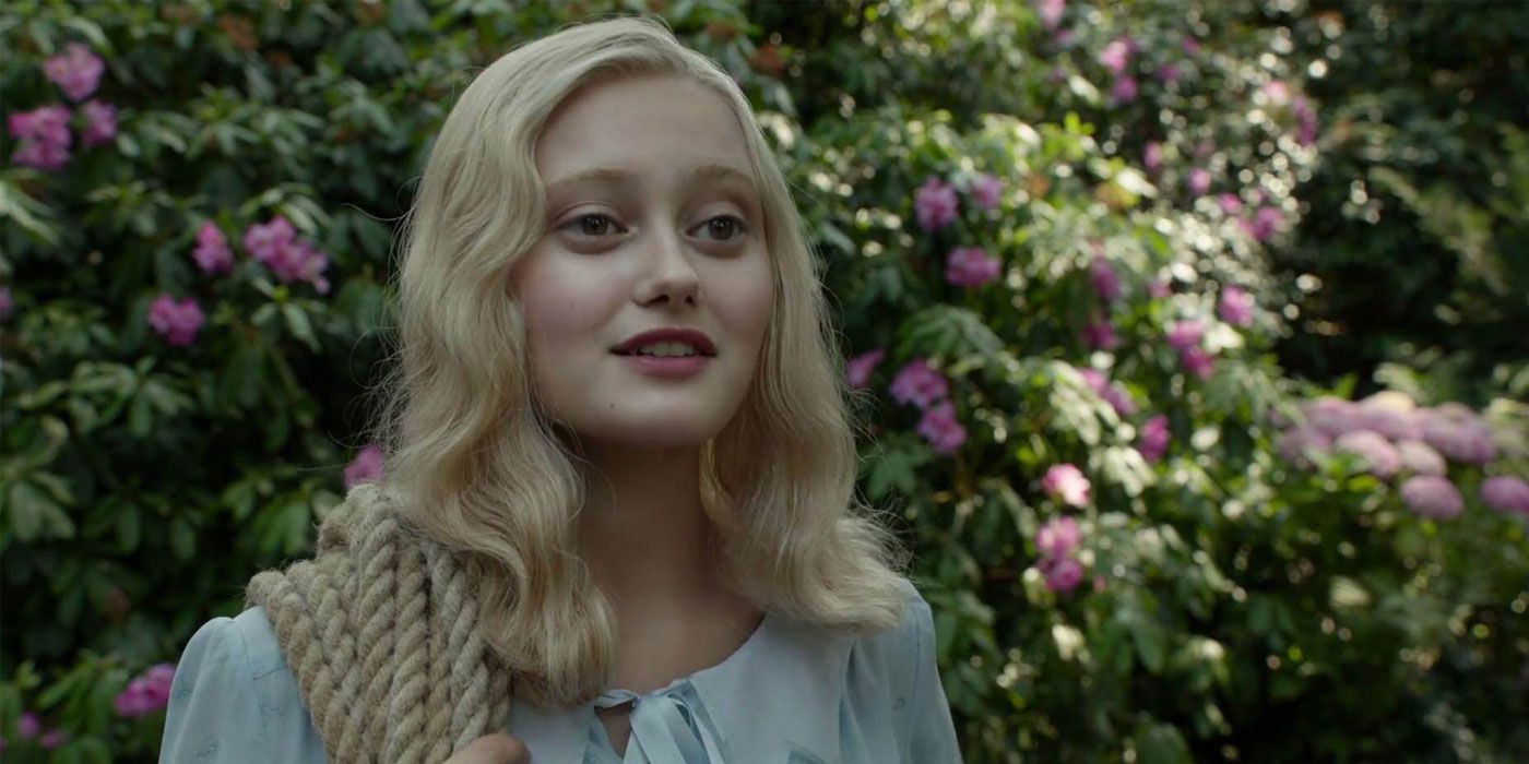 Emma Bloom looking at someone and smiling in Miss Peregrine's Home For Peculiar Children