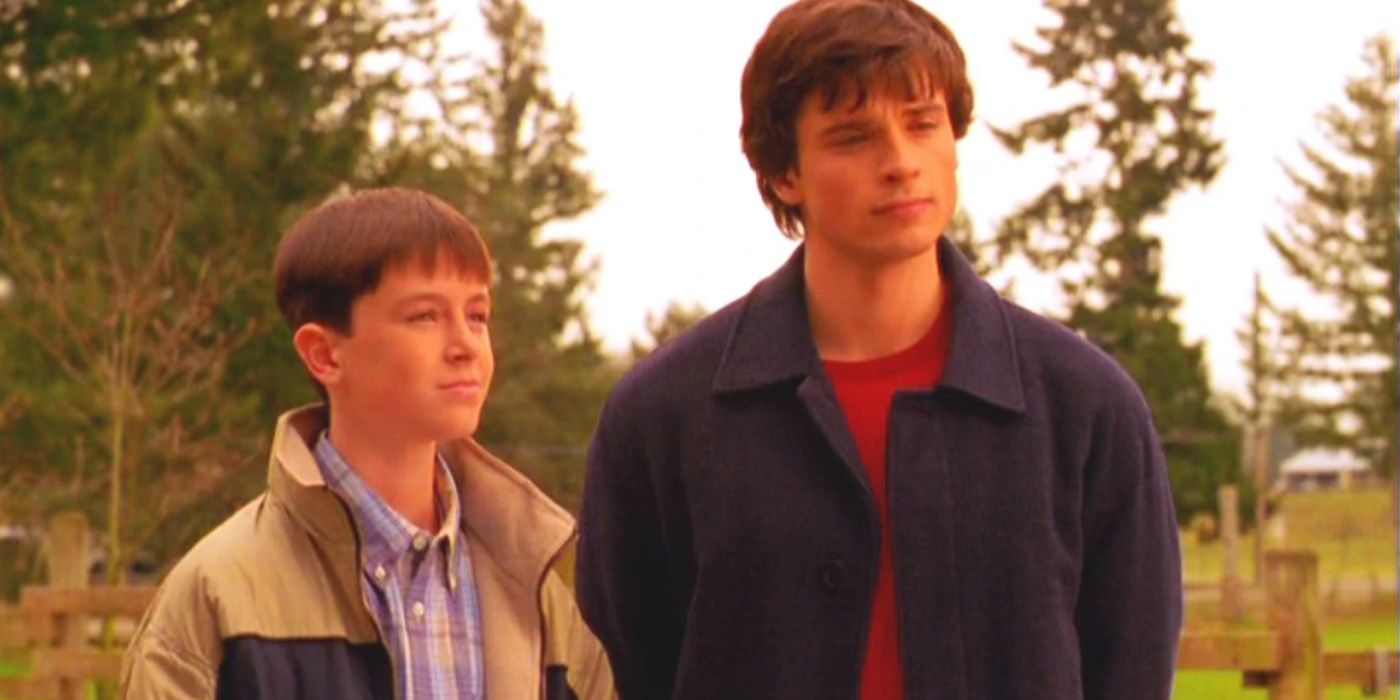 Clark Kent (Tom Welling) says goodbye to Ryan James (Ryan Kelley) in the 'Smallville' episode 