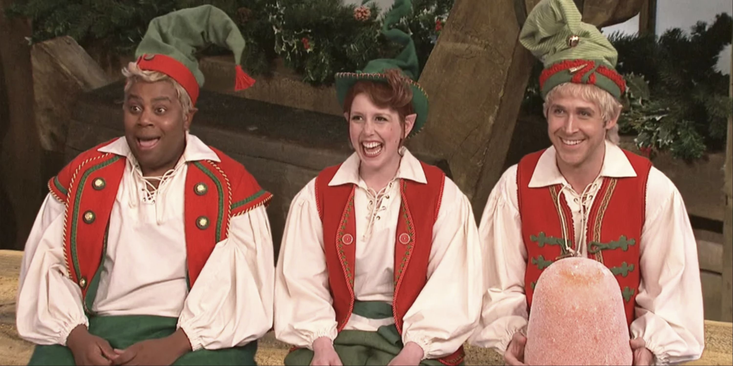 Keenan Thompson, Vanessa Bayer i Ryan Gosling com elfs a Saturday Night Live
