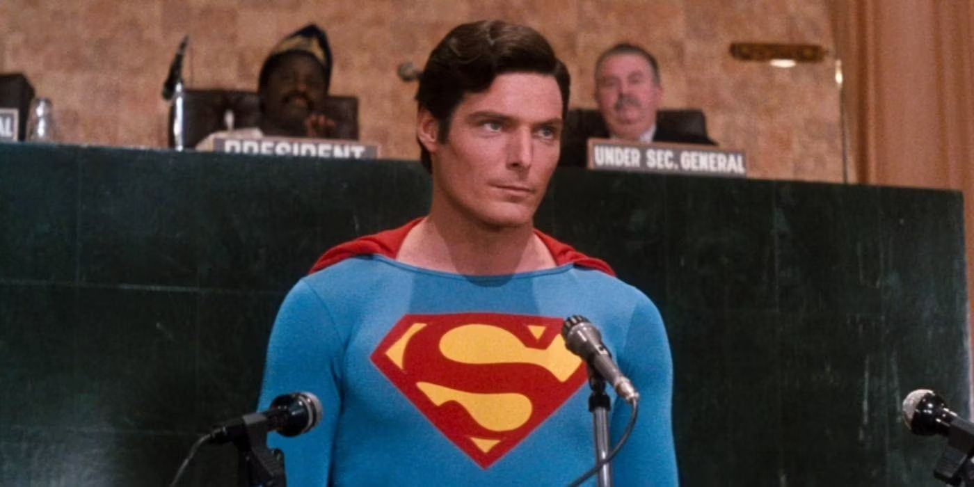 Christopher Reeve as Superman on a court stand in Superman IV: The Quest for Peace