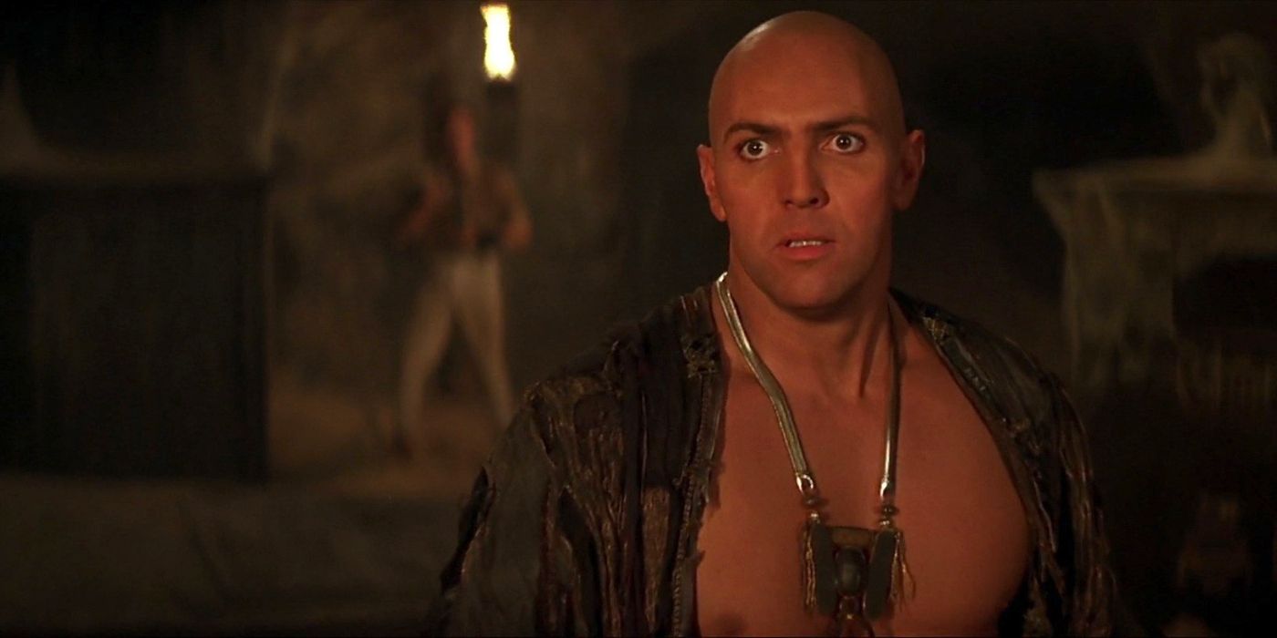 Imhotep (Arnold Vosloo) staring ahead with a concerned expression in The Mummy