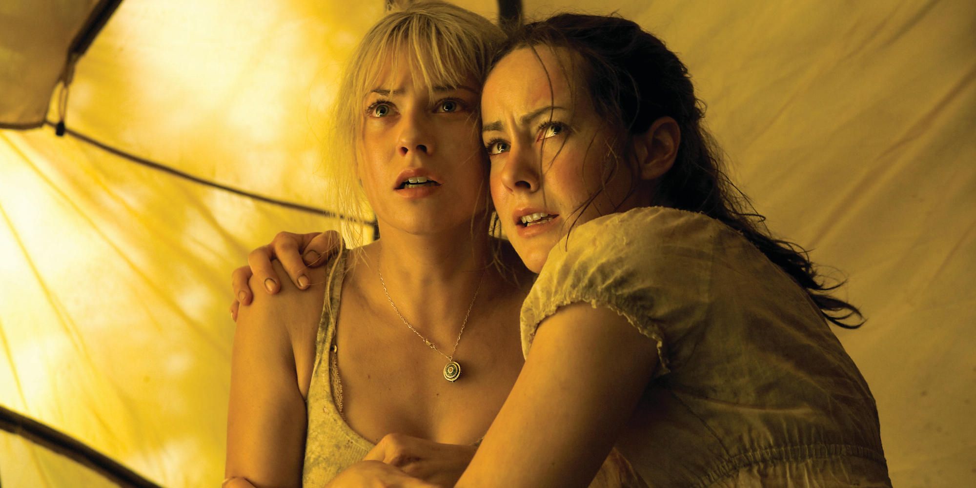 Jenna Malone and Laura Ramsey in The Ruins