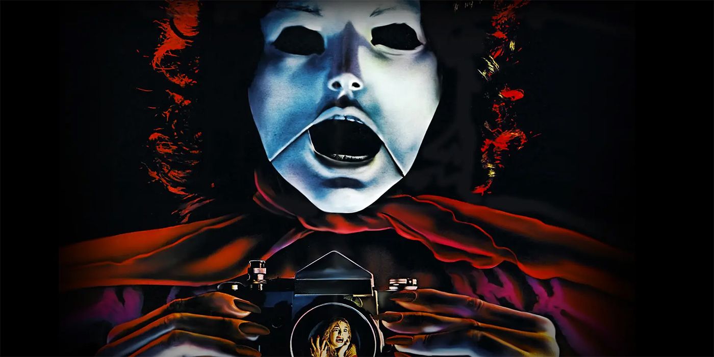 Poster of the Tourist Trap movie with a mannequin holding a camera